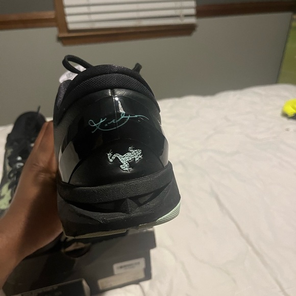 Nike Kobe 7 Poison Dart Frog - Picture 6 of 9